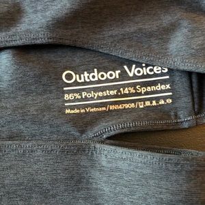 Outdoor Voices slashback crop L -Charcoal - NWT
